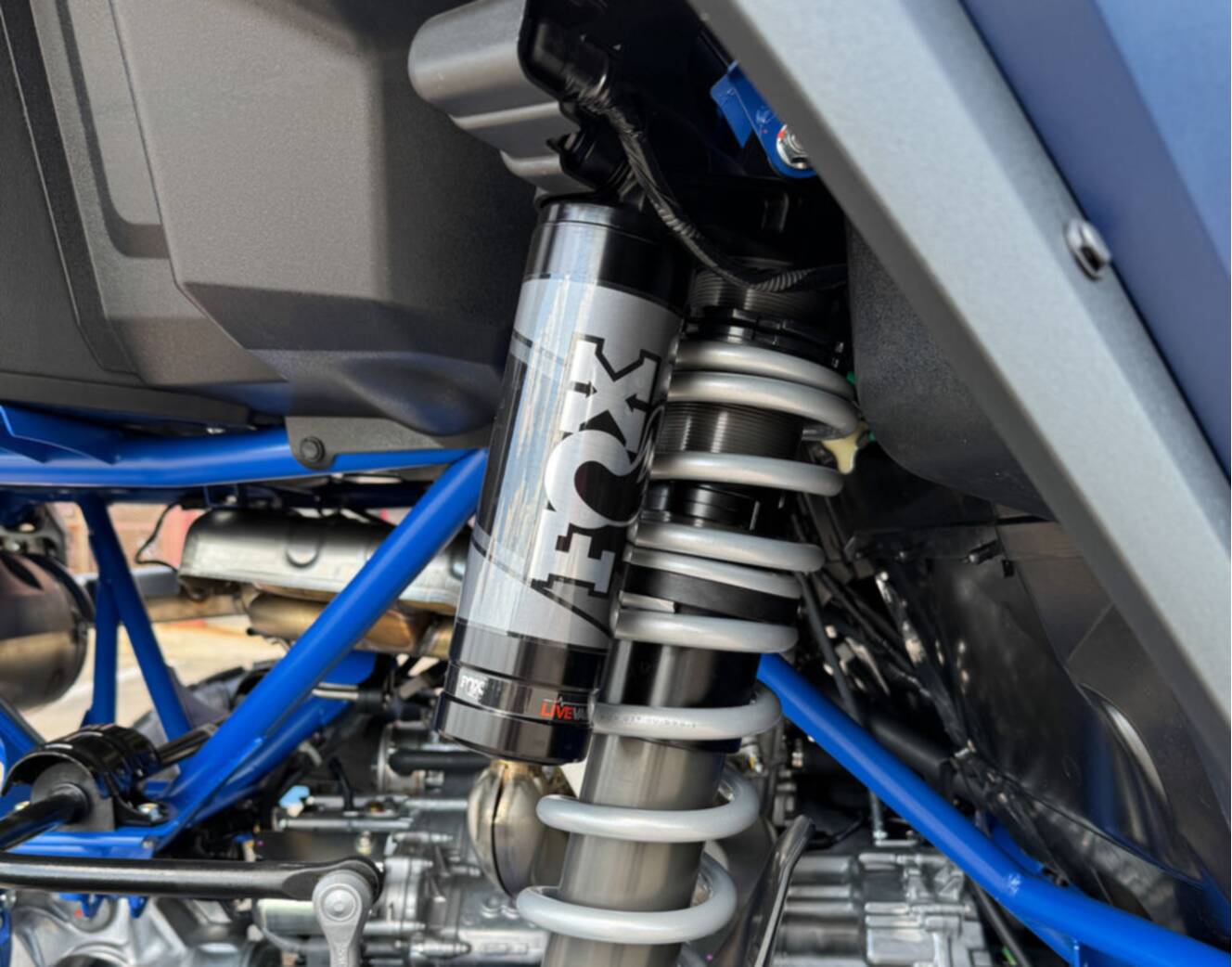 A photo of this 2025 Honda® Talon 1000X FOX Live Valve
