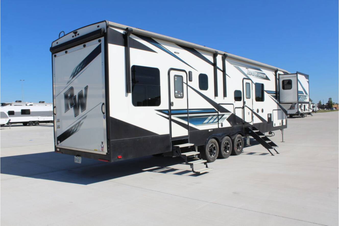 A photo of this 2021 Heartland Road Warrior 414