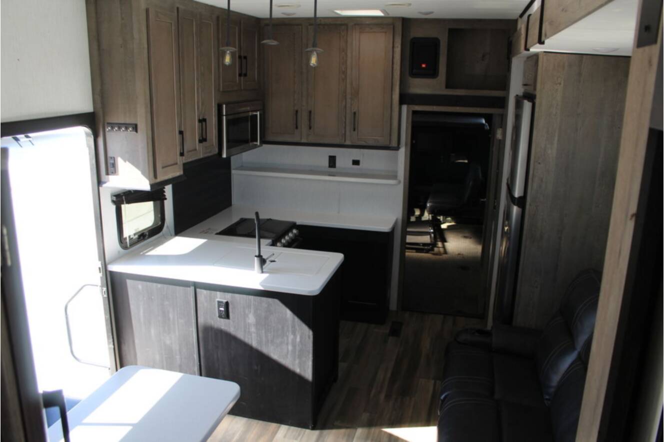 A photo of this 2021 Heartland Road Warrior 414