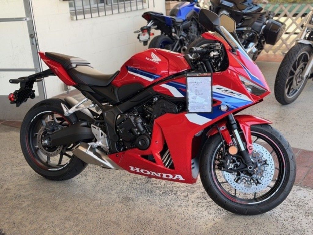 2026 Honda® CBR650R E-Clutch BASE in La Habra, CA