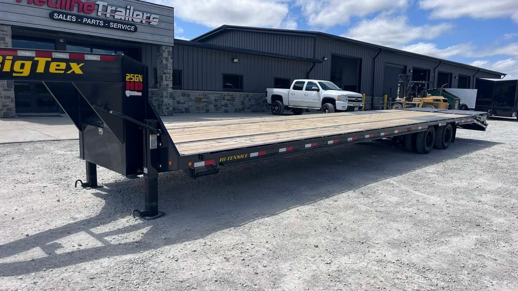 2026 Big Tex Trailers 25GN 102" x 33' Tandem Dual Deckover Flatbed Gooseneck in Saint Joseph, MO