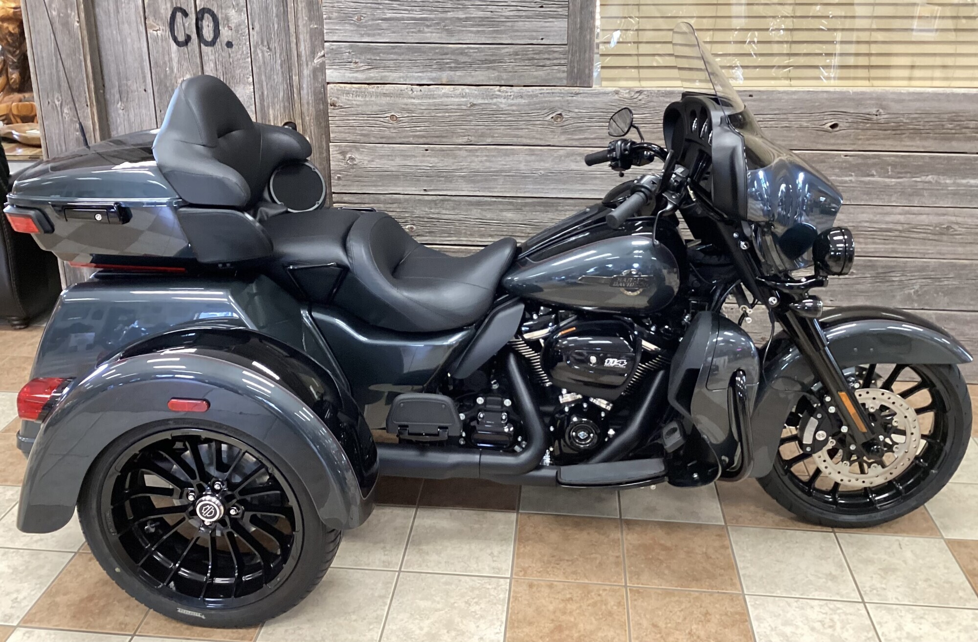 2025 Harley-Davidson Tri Glide Ultra ULTRA CLASSIC in Bonduel, WI