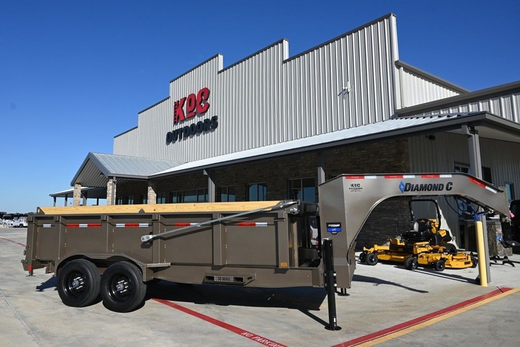 2027 Diamond C LPT 210 W/ GN PACESETTER EDITION 16' X 82" in caldwell TX