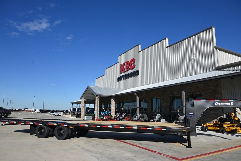 2027 Diamond C FMAX 212 25.9K HYDRAULIC DOVETAIL PACESETTER 35' X 102" in caldwell TX