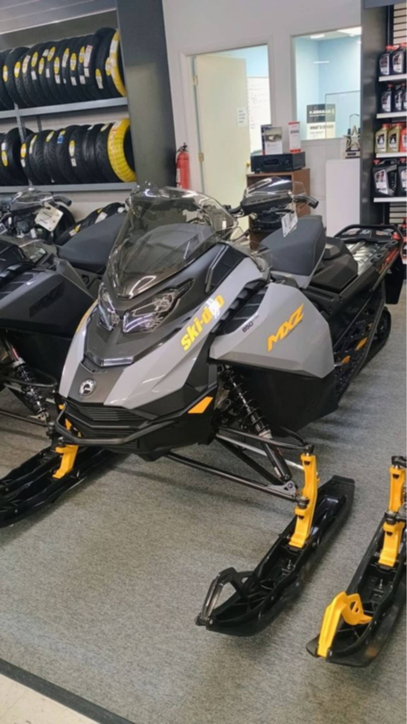 A photo of this 2026 Ski-Doo MXZ® Adrenaline® 850 E-TEC 137_Grey
