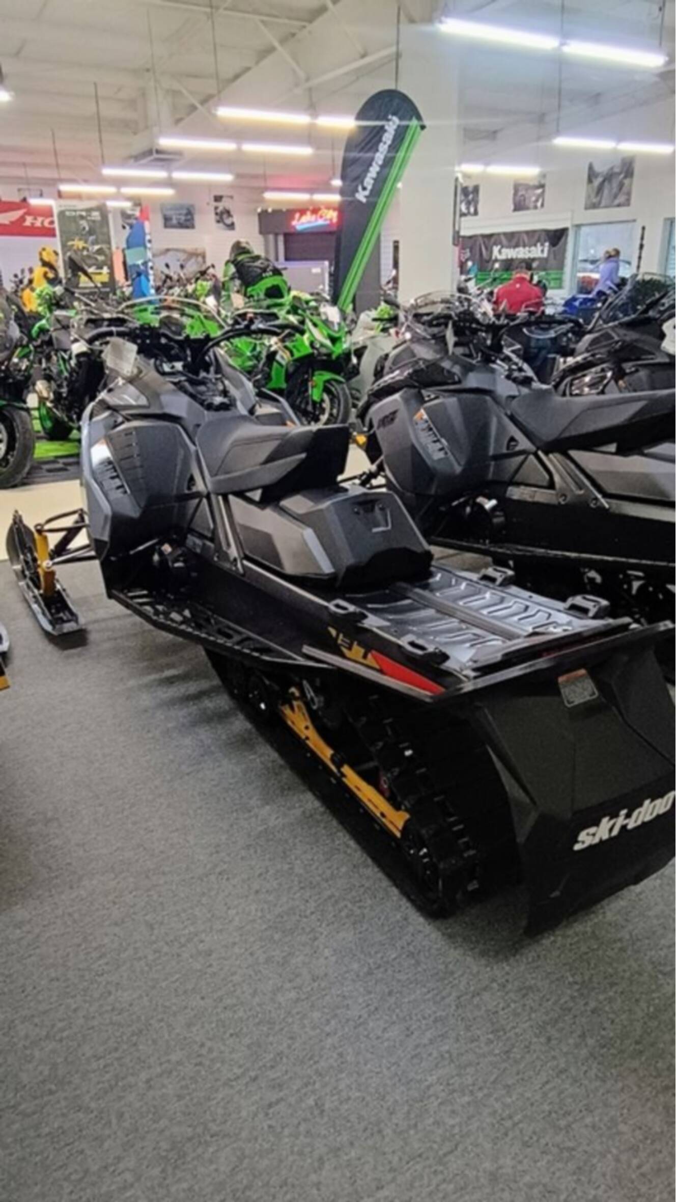 A photo of this 2026 Ski-Doo MXZ® Adrenaline® 850 E-TEC 137_Grey