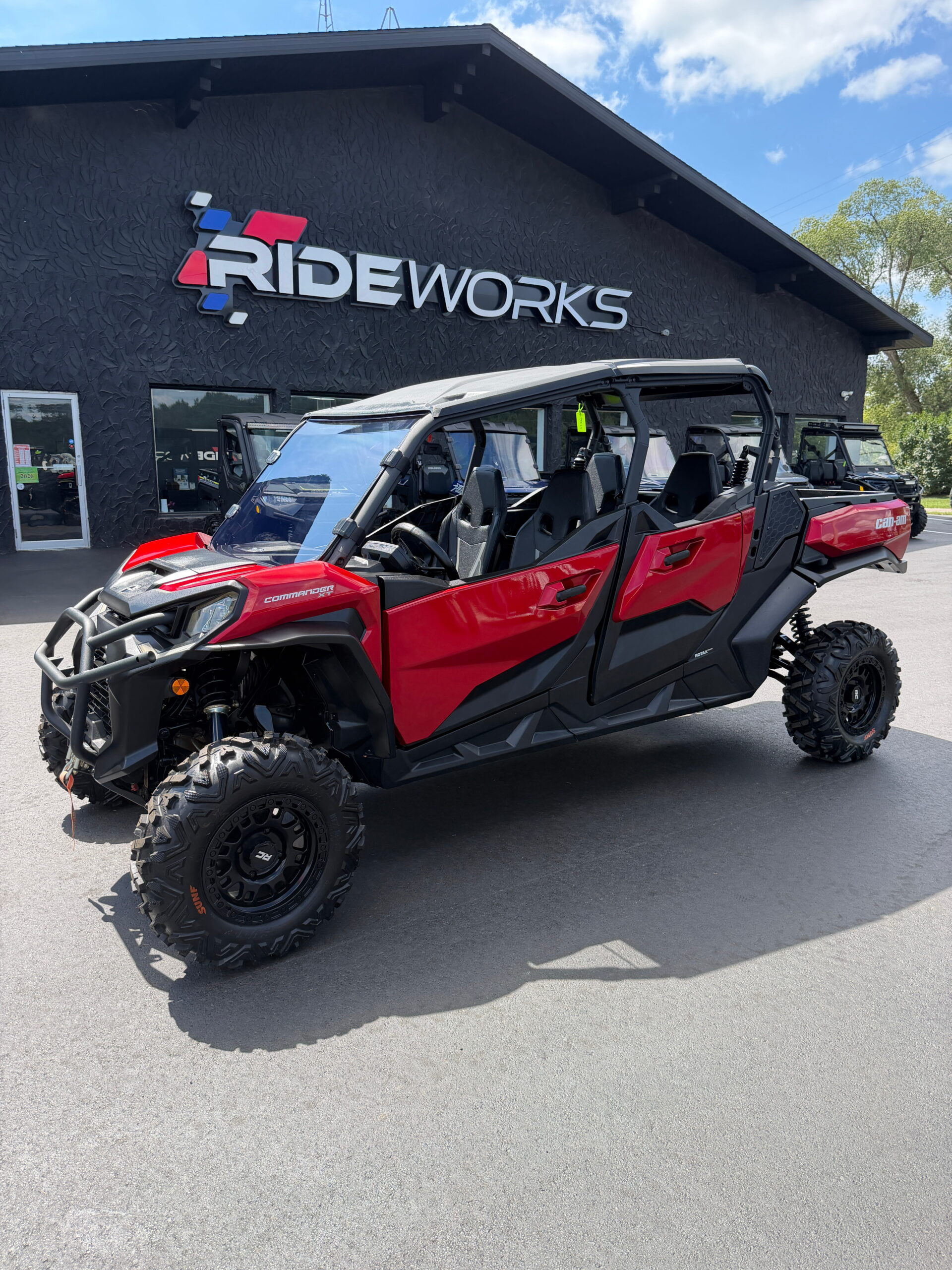 2025 Can-Am Commander Max XT 1000R in carson city MI