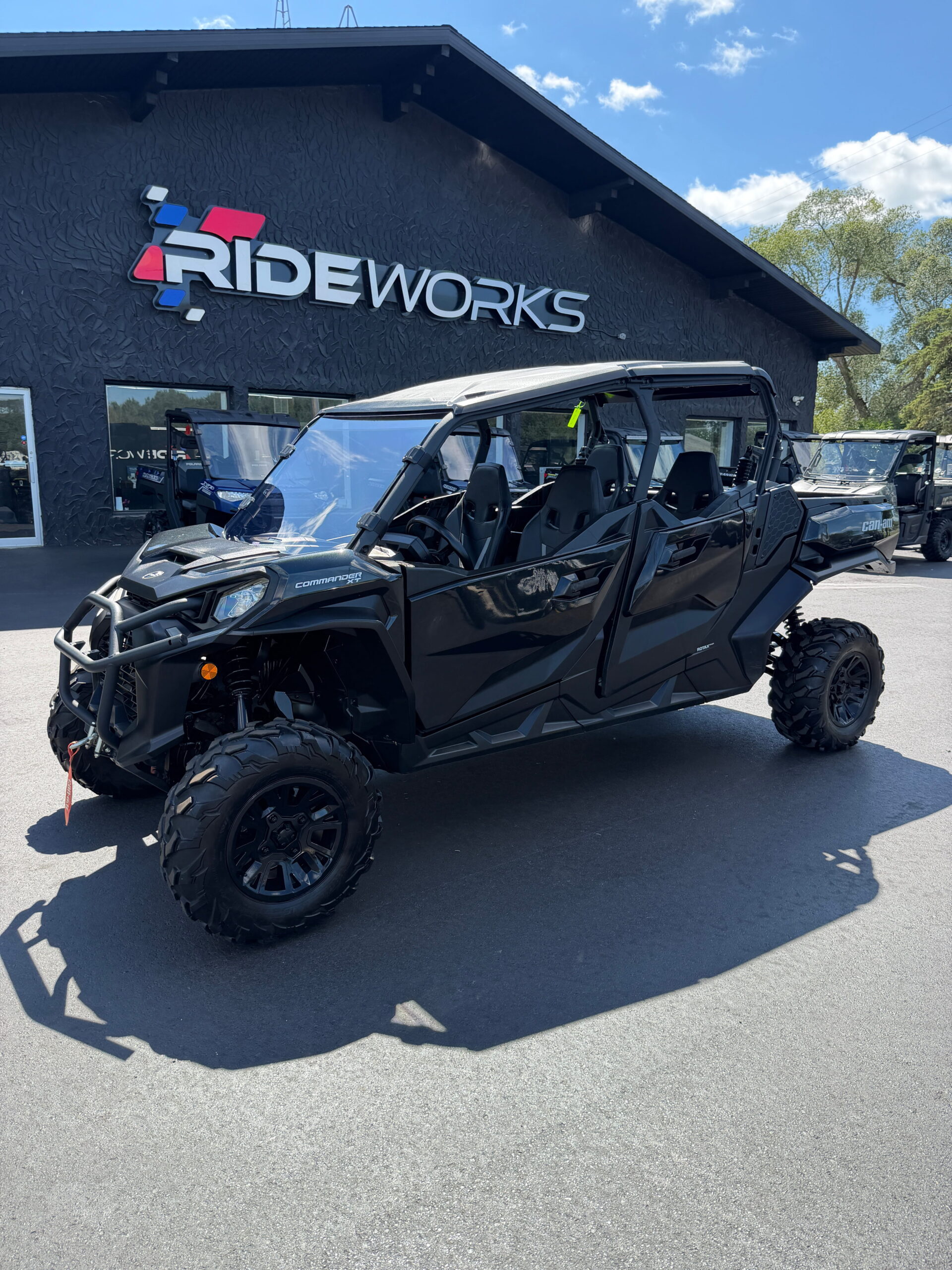 2025 Can-Am Commander Max XT 1000R in carson city MI