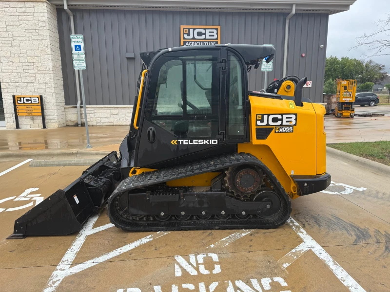 2022 JCB 3TS-8T