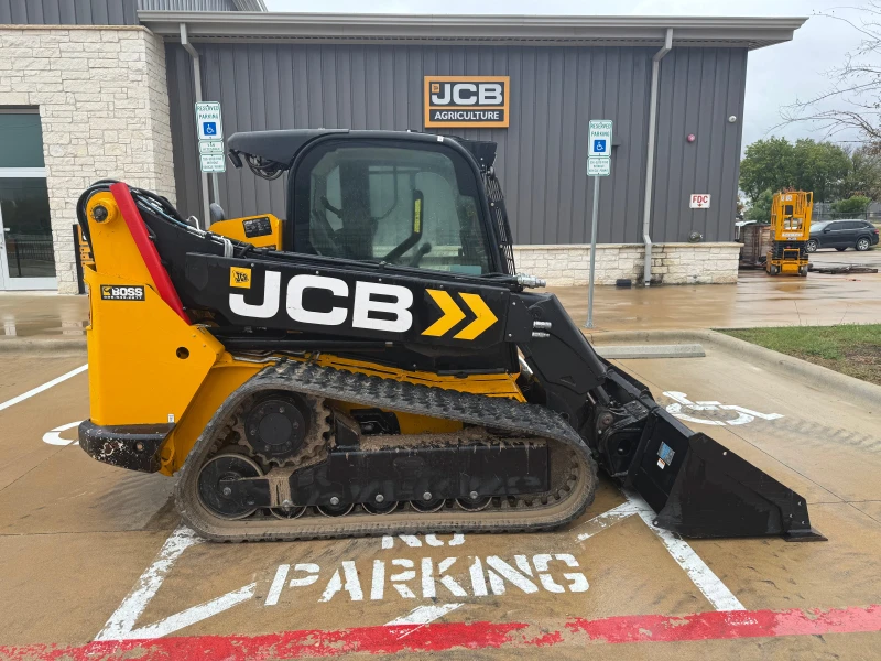 2022 JCB 3TS-8T