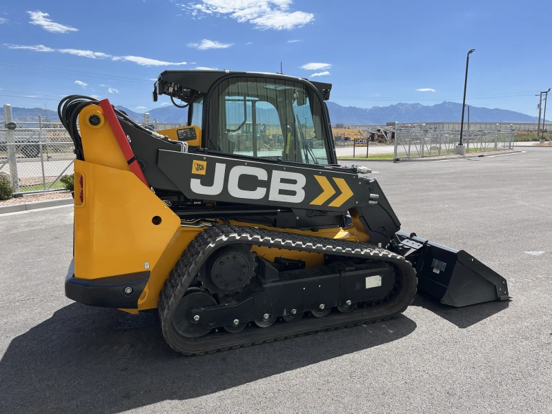 2026 JCB 3TS-8T Teleskid Track Loader