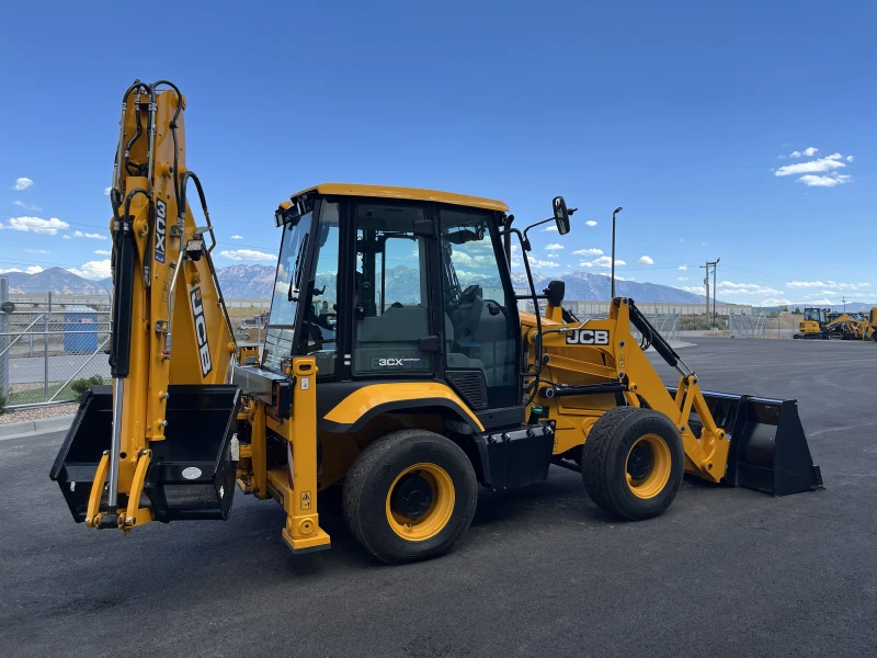2025 JCB 3CX Compact Backhoe Loader