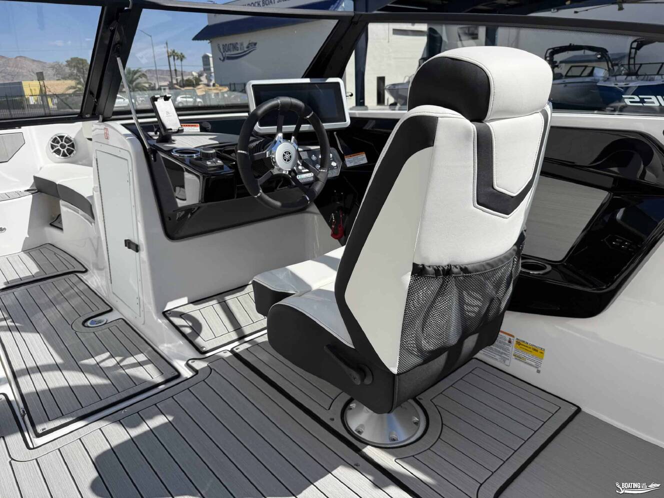 A photo of this 2027 Yamaha Boats 222SE