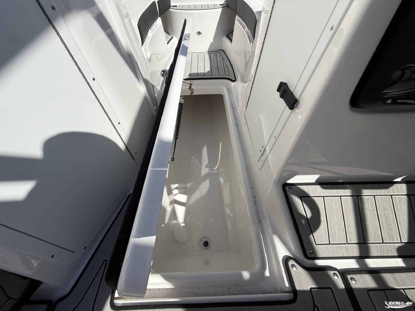 A photo of this 2027 Yamaha Boats 222SE
