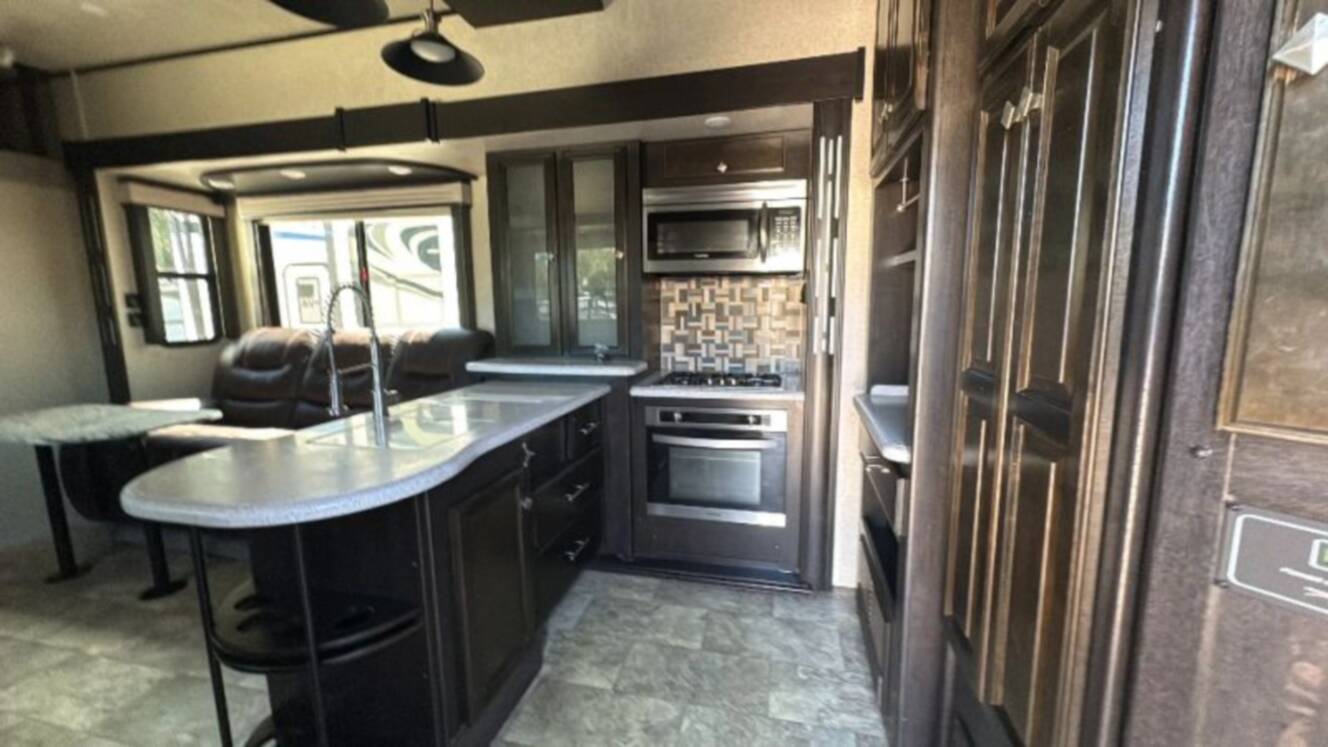 A photo of this 2017 Heartland Road Warrior FW TH 429RW