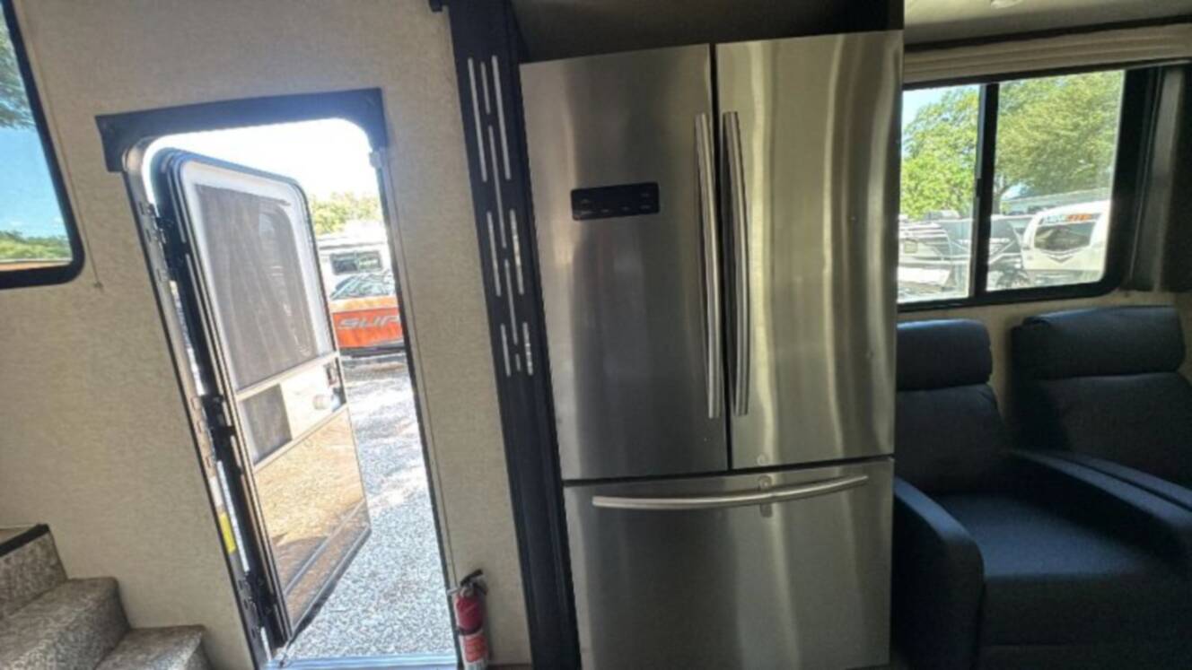 A photo of this 2017 Heartland Road Warrior FW TH 429RW