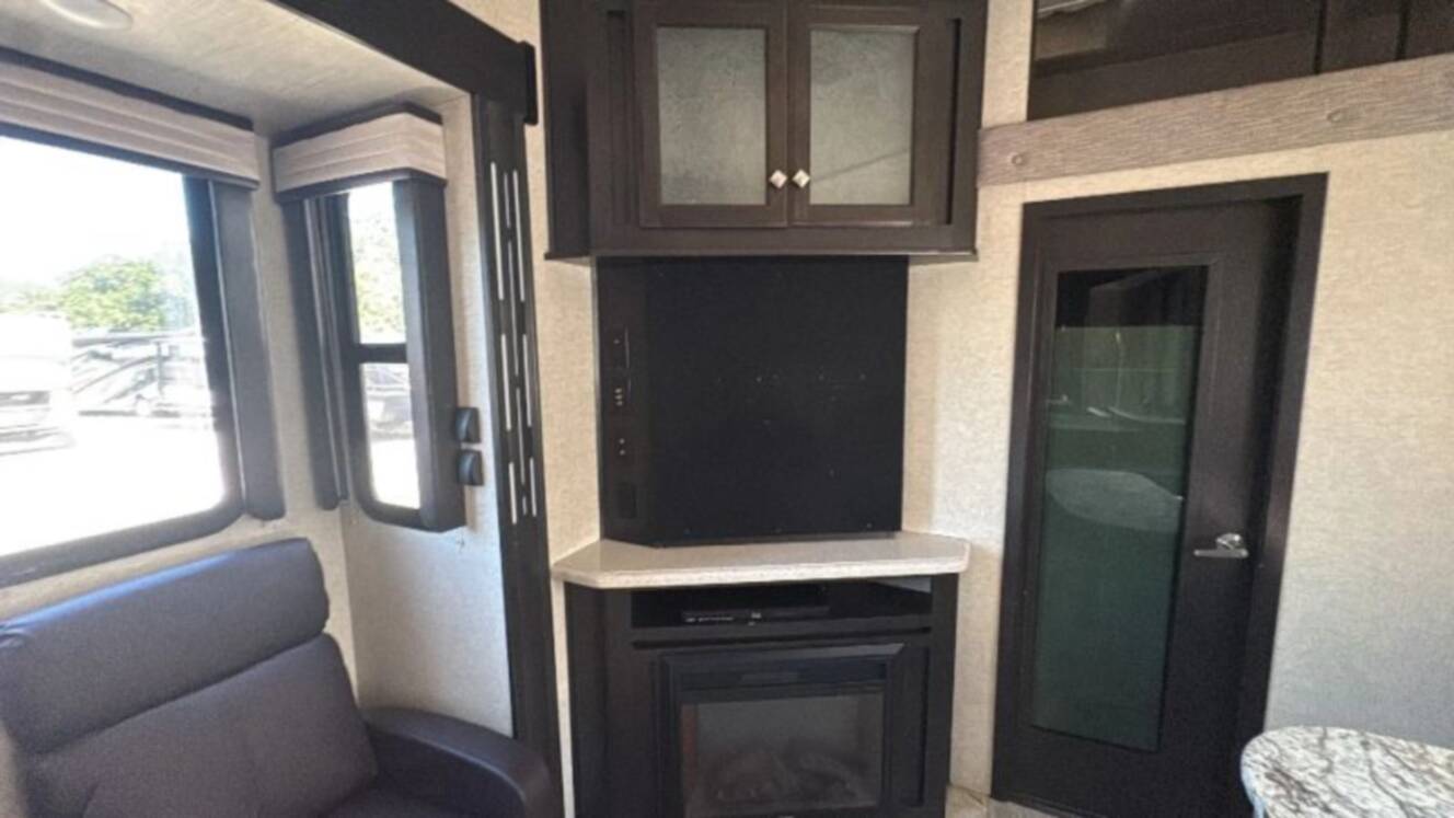 A photo of this 2017 Heartland Road Warrior FW TH 429RW