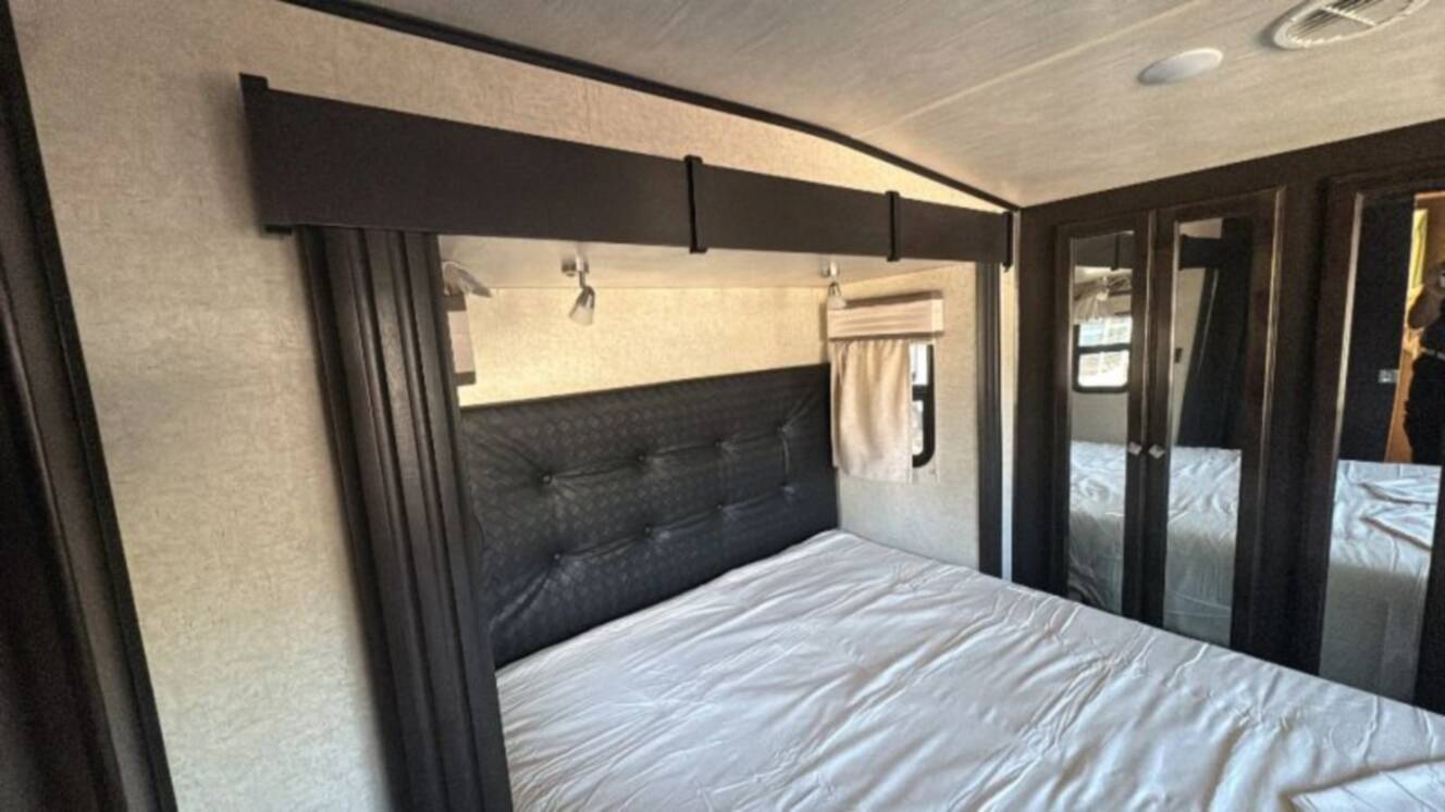 A photo of this 2017 Heartland Road Warrior FW TH 429RW