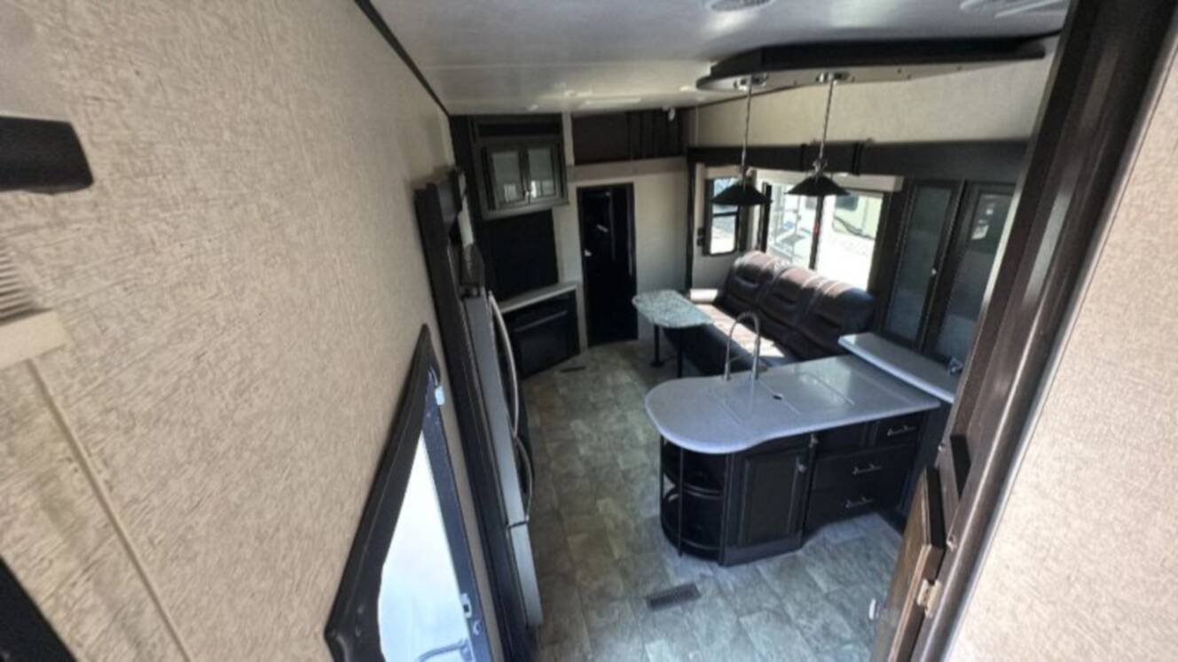 A photo of this 2017 Heartland Road Warrior FW TH 429RW