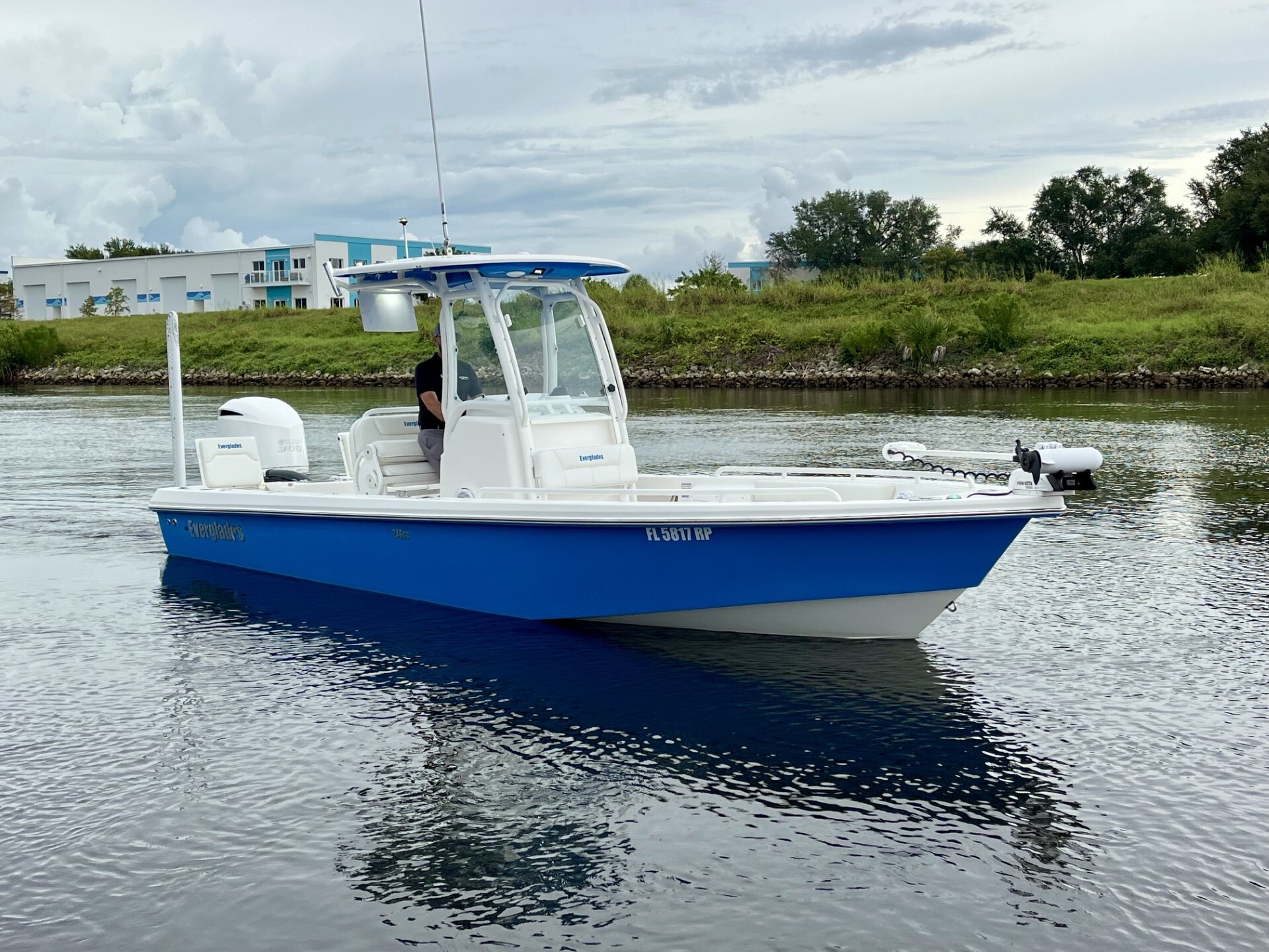 2017 Everglades 243 CENTER CONSOLE in venice FL