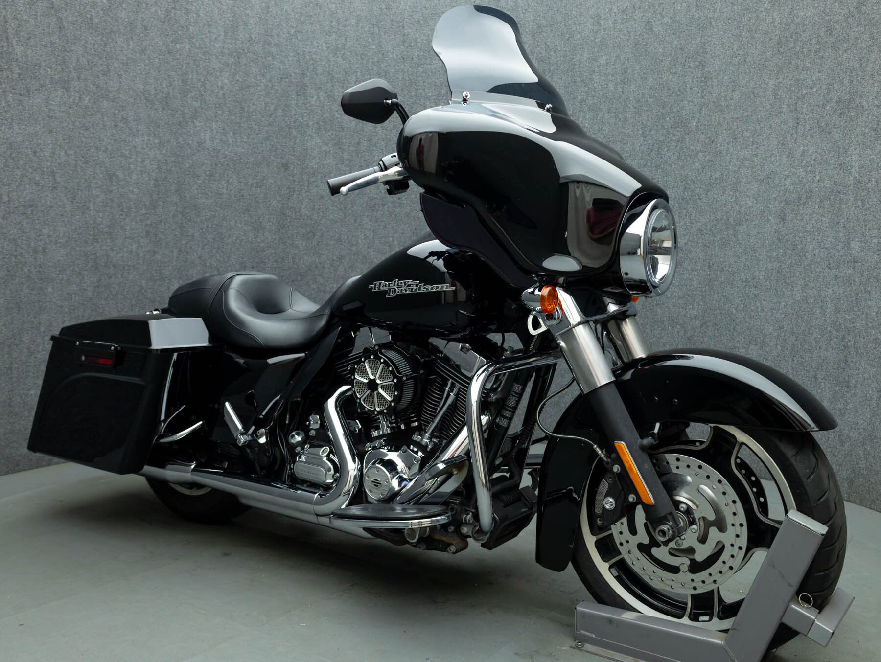 2011 Harley Davidson FLHX STREET GLIDE W/ABS CVO BASE in Pembroke, NH