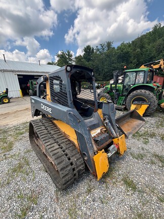 2010 John Deere 333D in New Philadelphia, OH