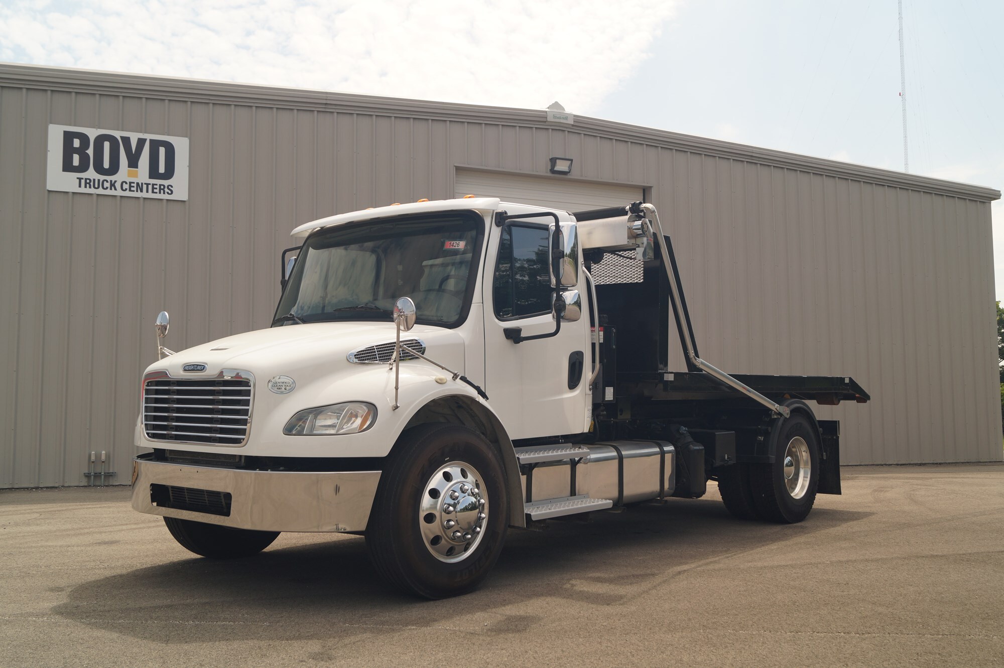 2016 FREIGHTLINER BUSINESS CLASS M2 106 in Louisville, KY