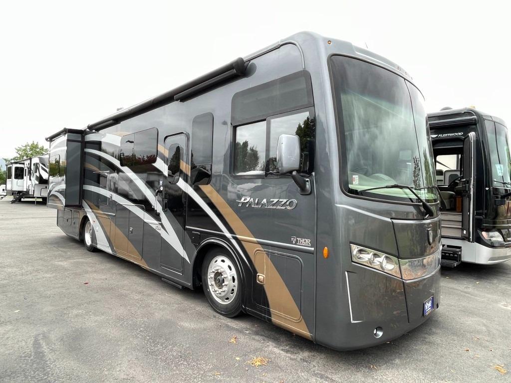 2019 Thor Motor Coach Palazzo 33.2 Class A Diesel Motorhome - Diesel Pusher RV