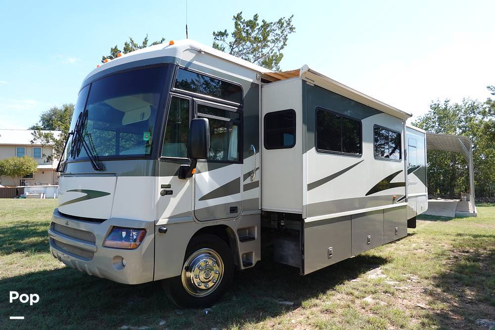 2005 Itasca Suncruiser 35U in dripping springs TX