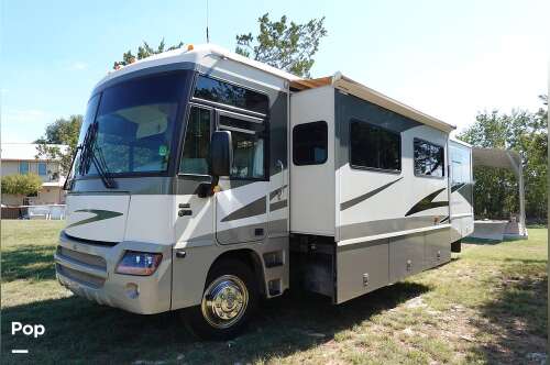 2005 Itasca Suncruiser 35U in dripping springs TX