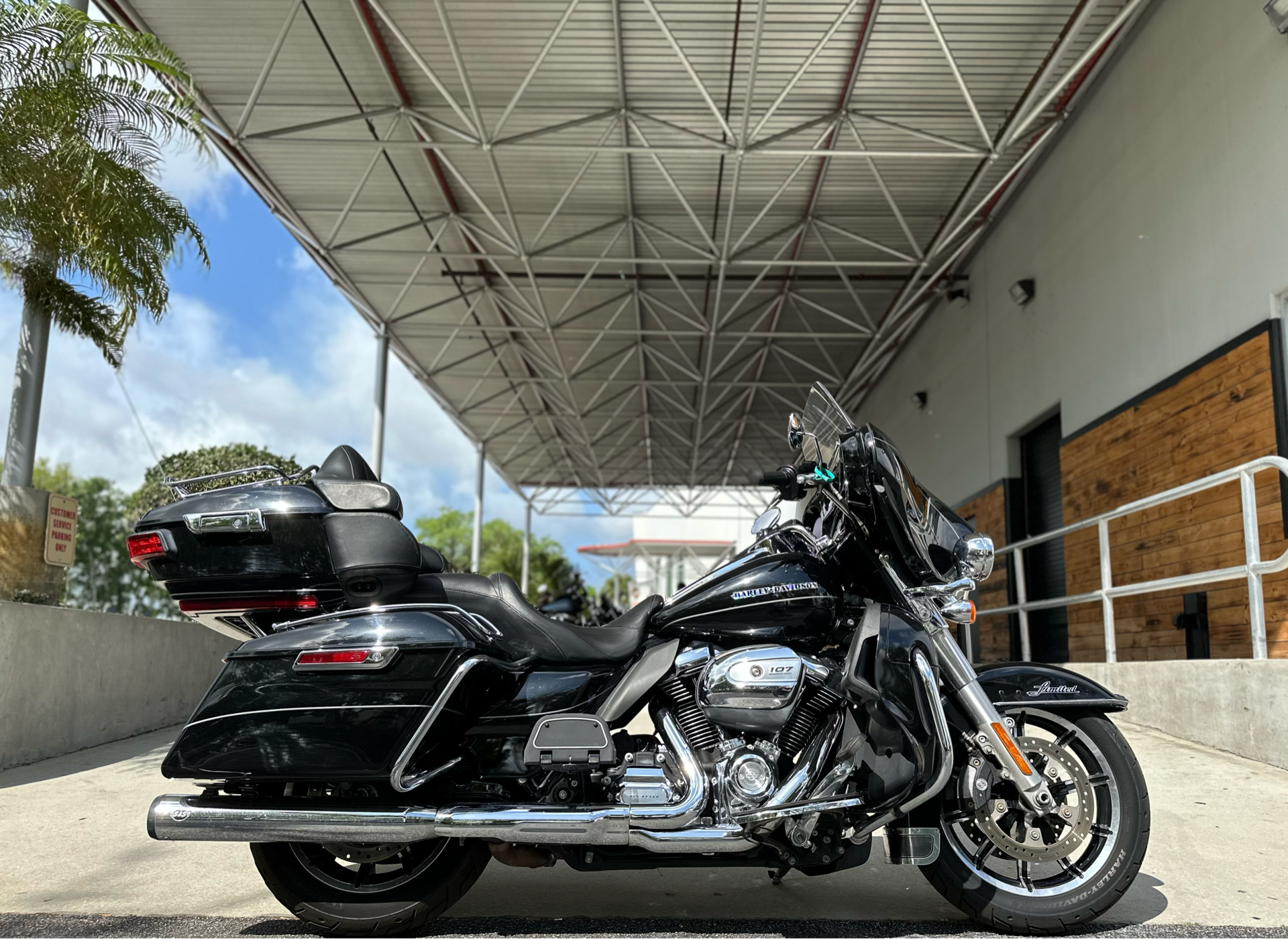 2017 Harley-Davidson Ultra Limited ULTRA LIMITED in Sanford, FL