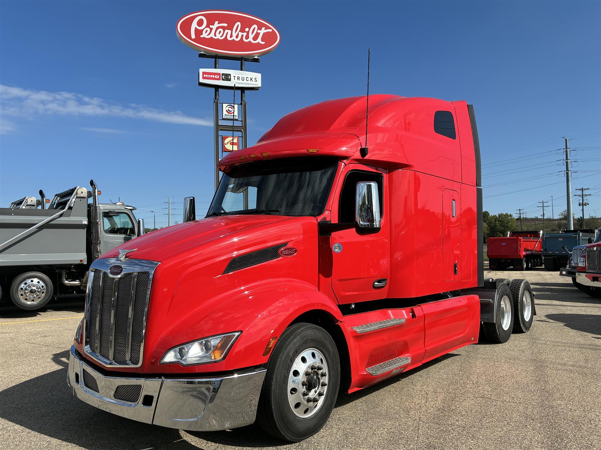 2023 PETERBILT 579 in South Saint Paul, MN