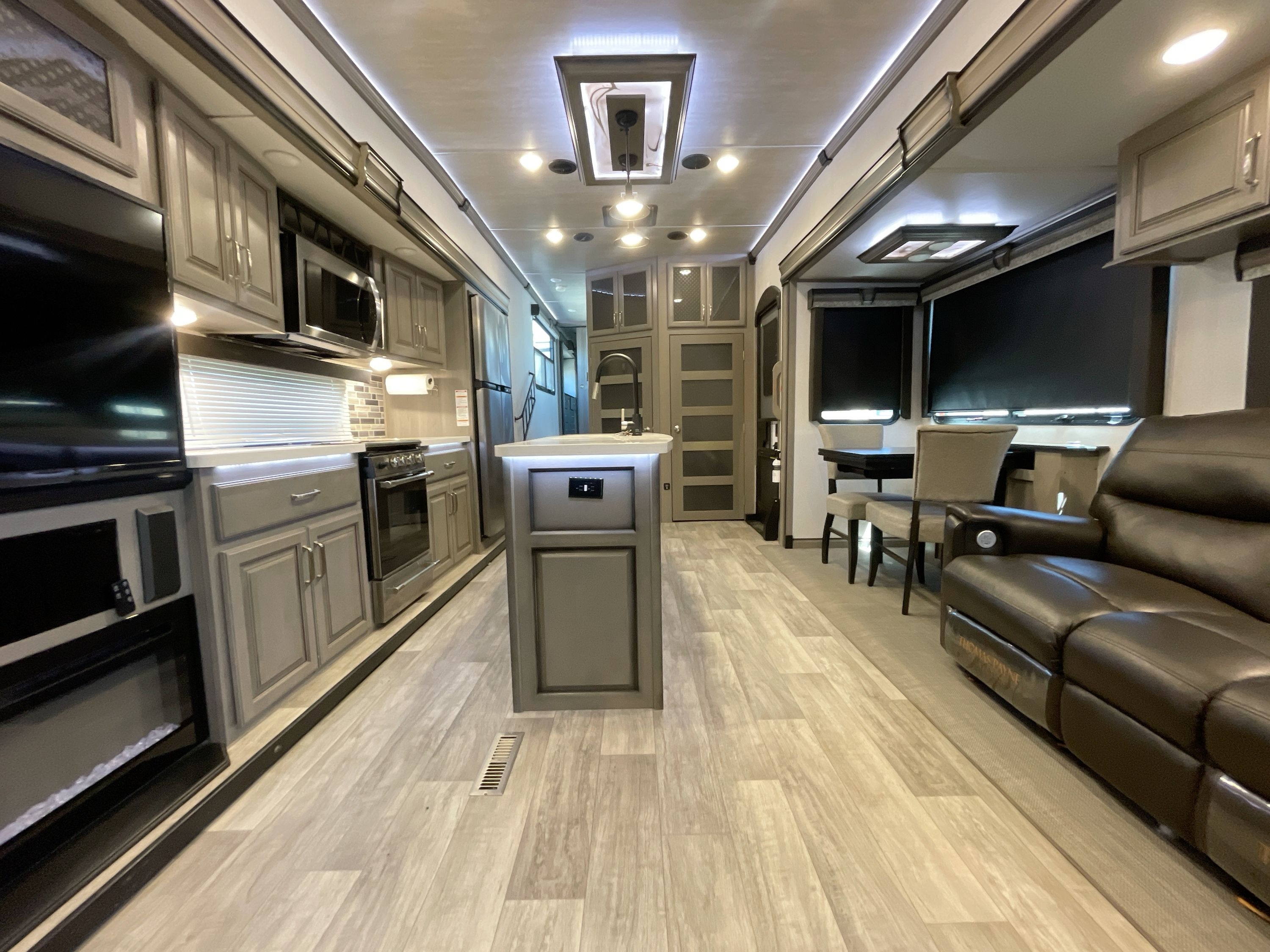 2021 Keystone MONTANA 3780RL in french camp CA