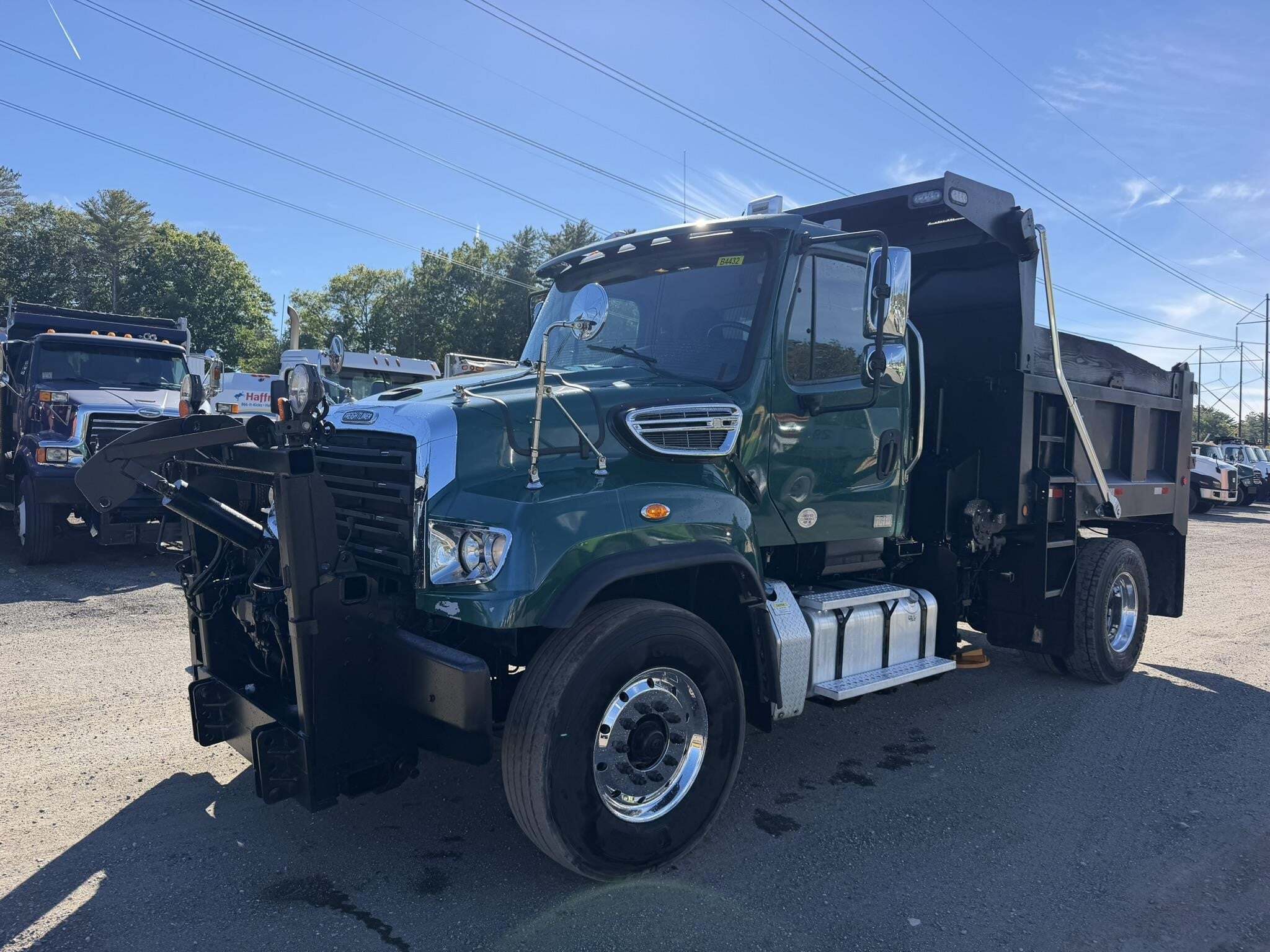 2017 FREIGHTLINER 114 SD in Seabrook, NH