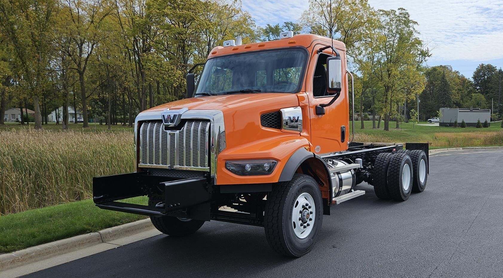 2027 WESTERN STAR 47X in Lansing, MI