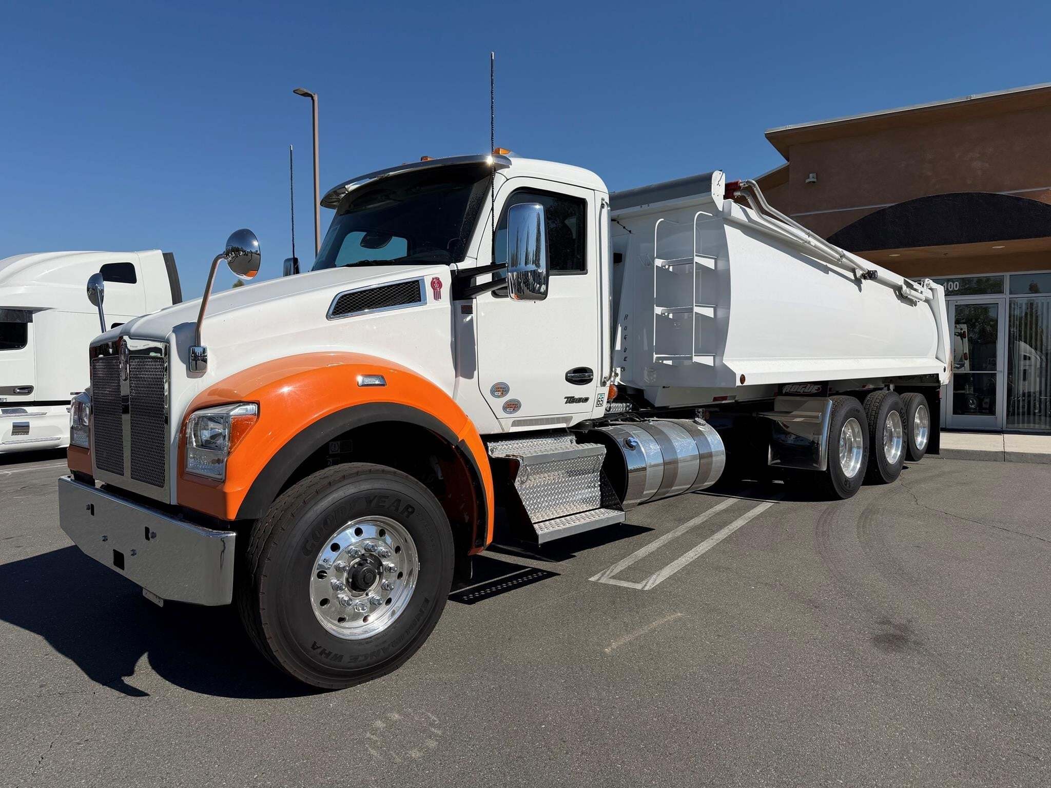 2026 KENWORTH T880 in Fontana, CA