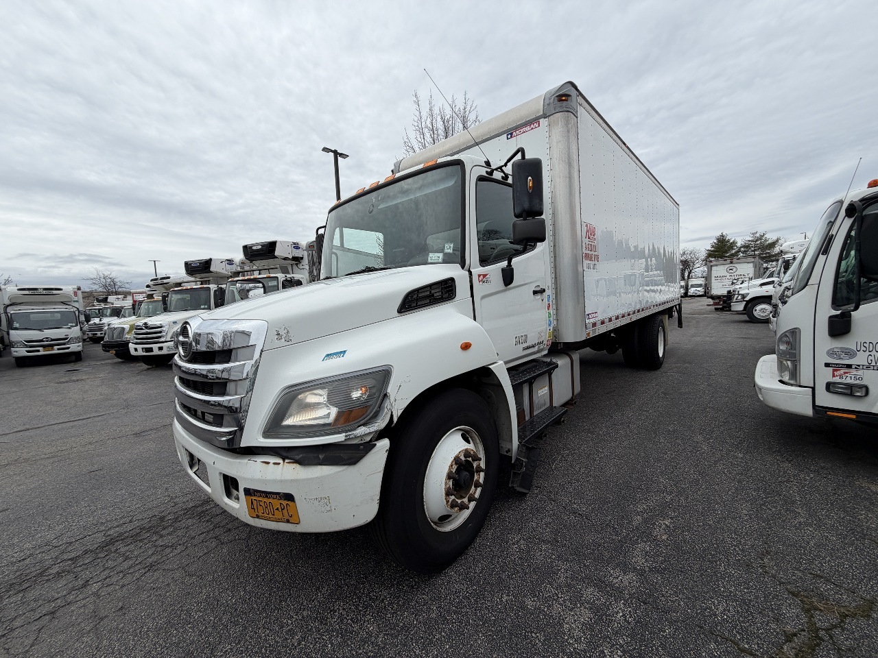 2016 HINO HINO 338 in Plainview, NY