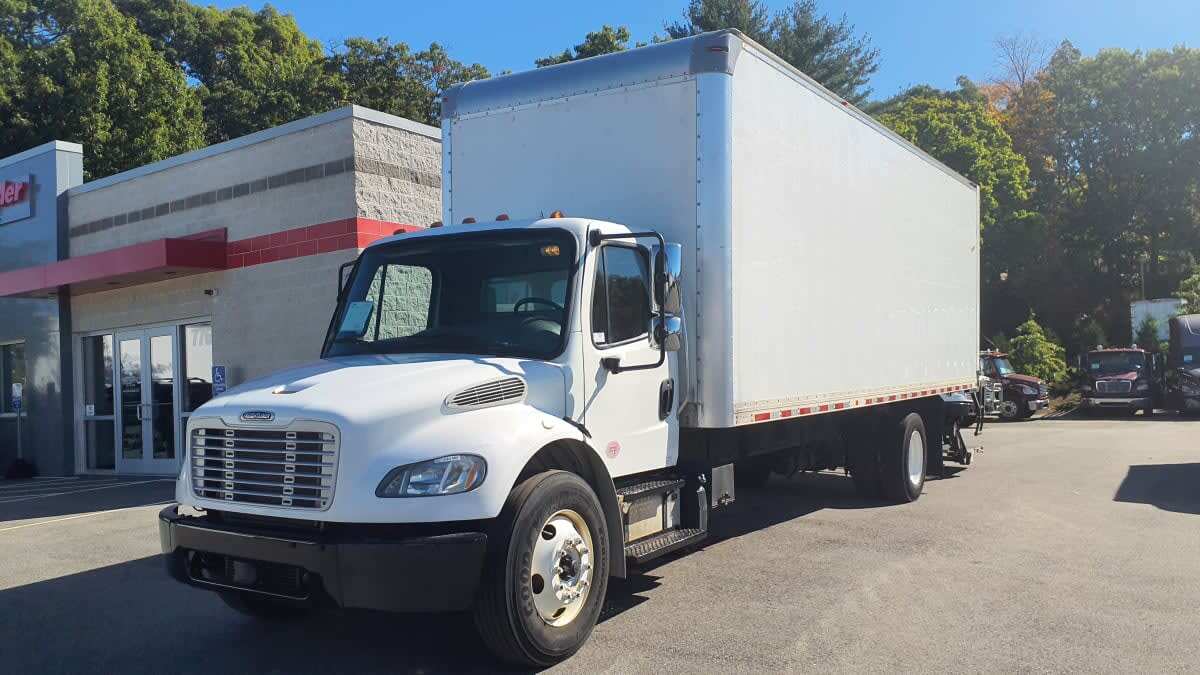 2018 FREIGHTLINER BUSINESS CLASS M2 106 in Norwood, MA