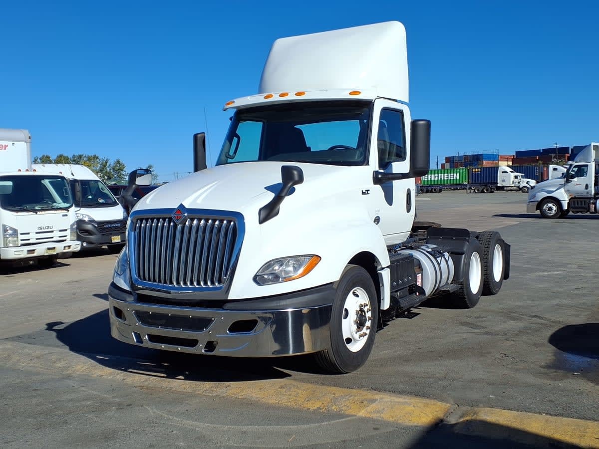 2019 INTERNATIONAL LT625 DAYCAB T/A in Moonachie, NJ