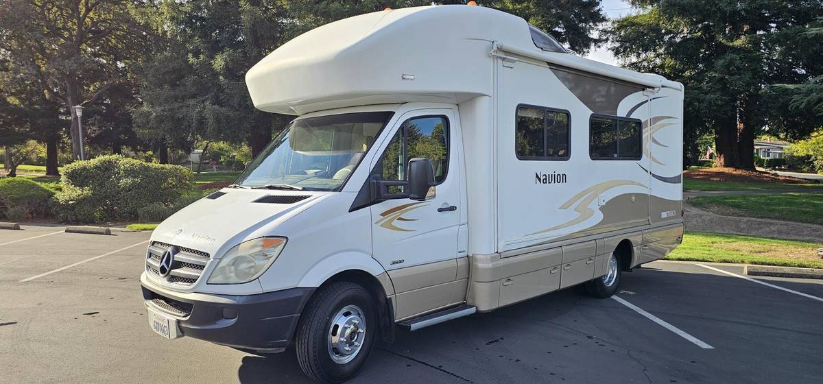 2013 Itasca NAVION 24M RV