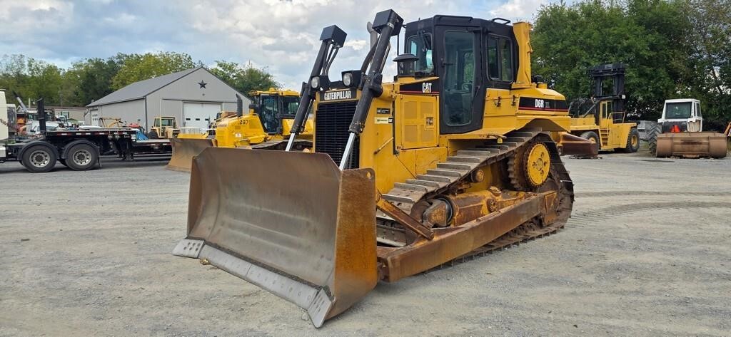 2004 CATERPILLAR D6R XL II in Chambersburg, PA