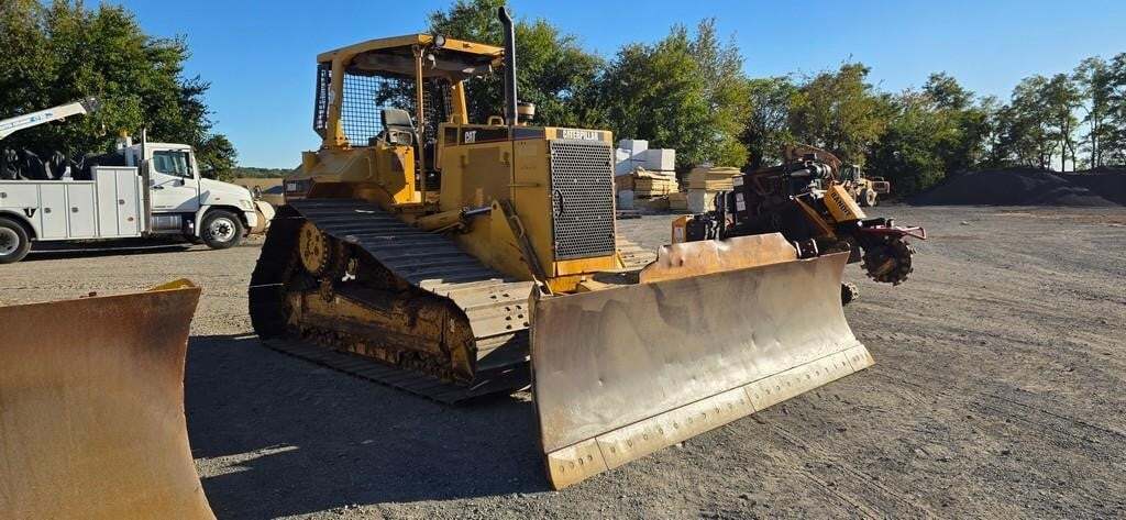 2001 CATERPILLAR D6M LGP in Chambersburg, PA