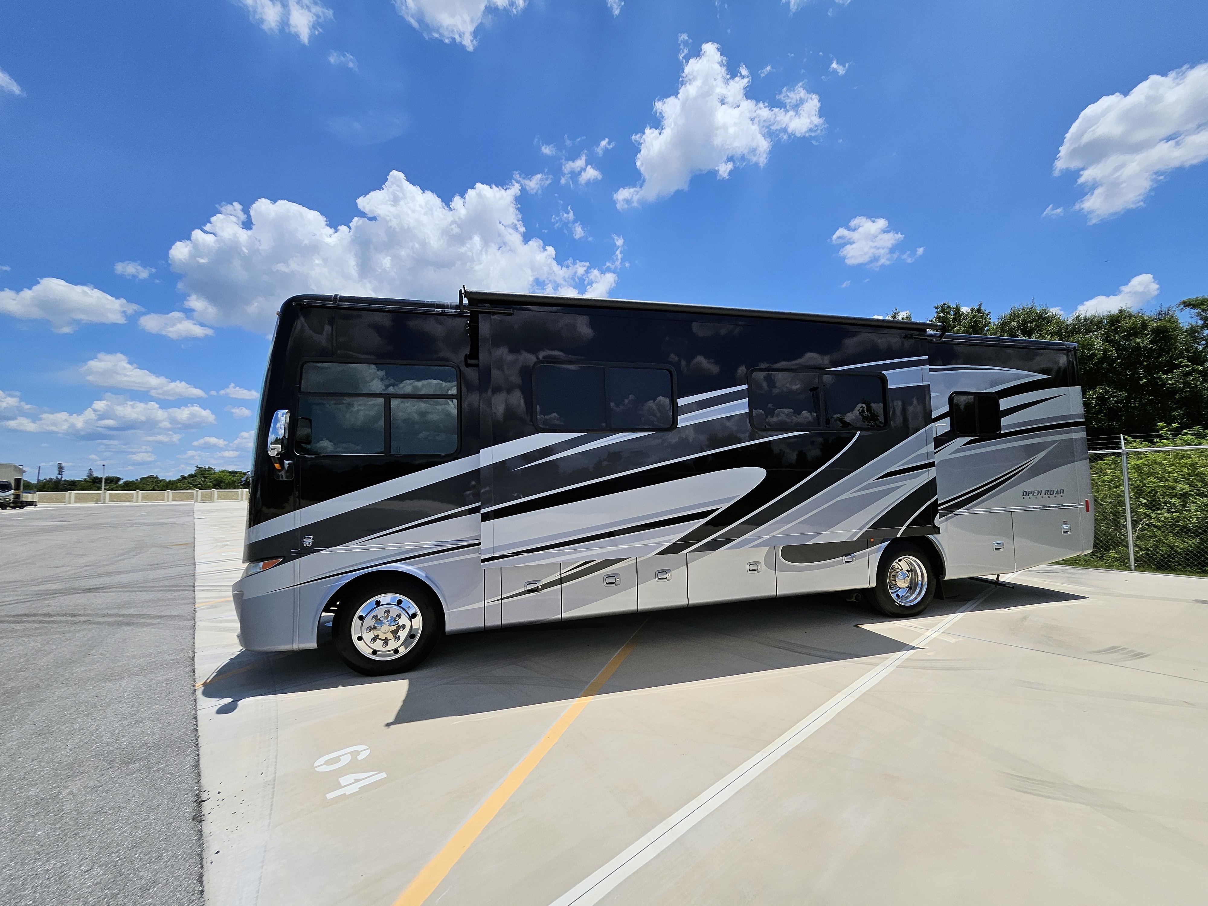 2020 Tiffin Motorhomes OPEN ROAD ALLEGRO 32 SA in cape coral FL