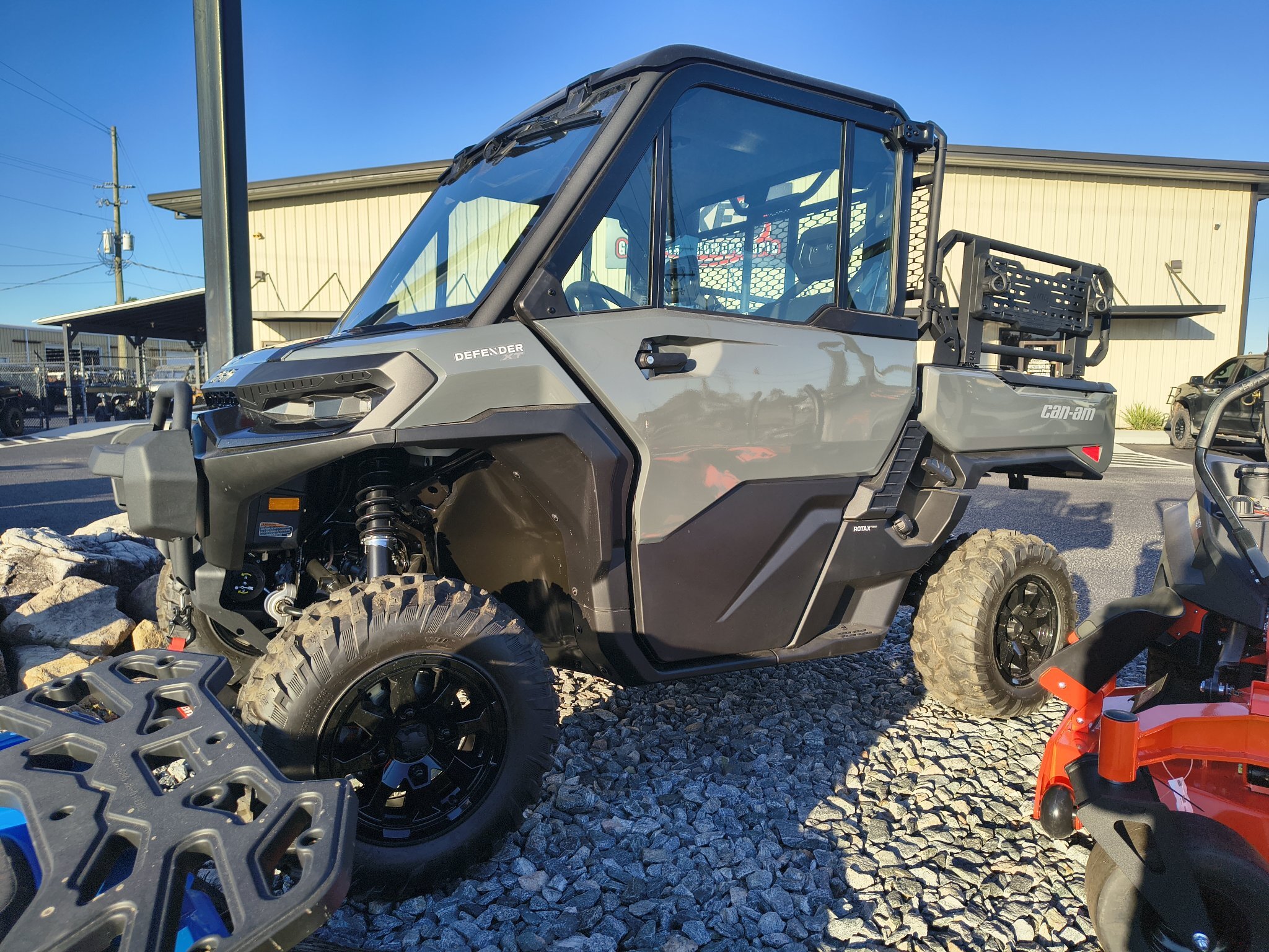 2027 Can-Am Defender XU XT CAB HD10 in douglas GA
