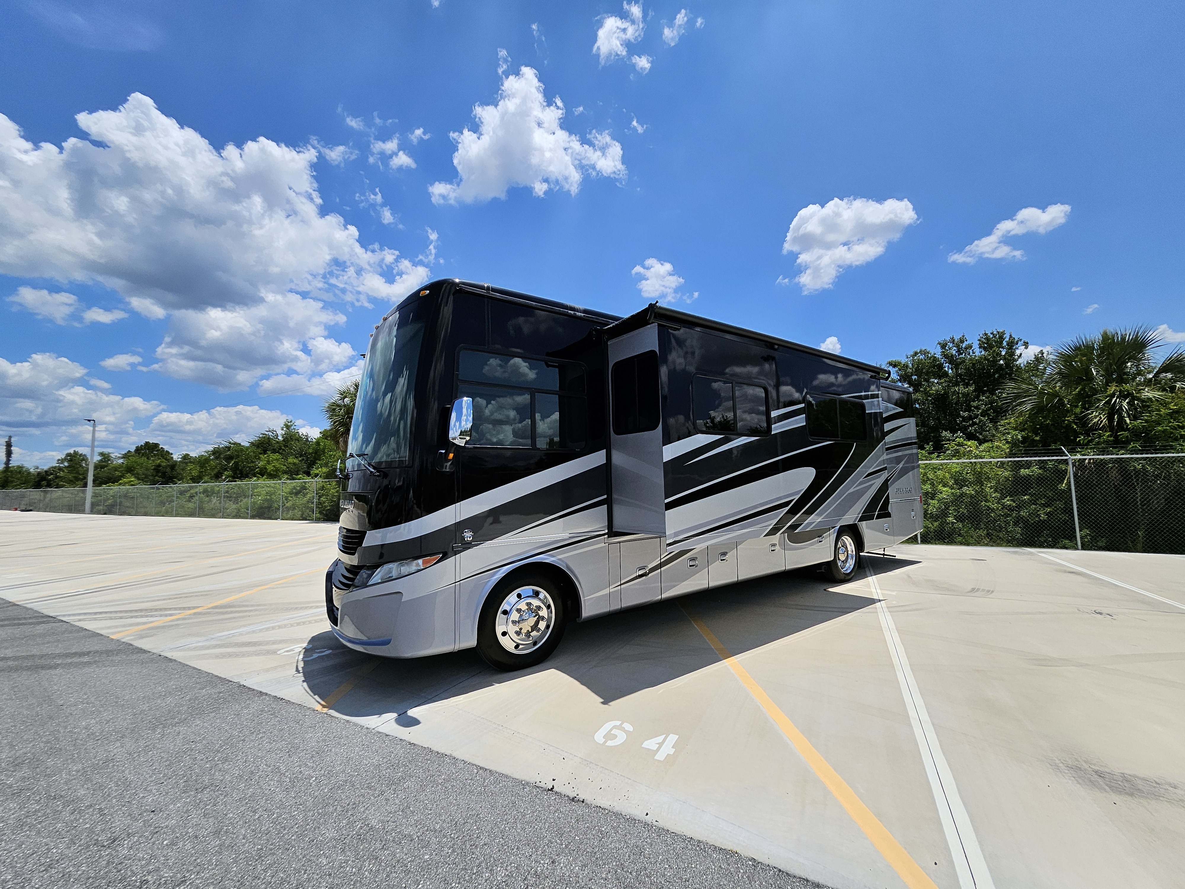 2020 Tiffin Motorhomes OPEN ROAD ALLEGRO 32 SA RV