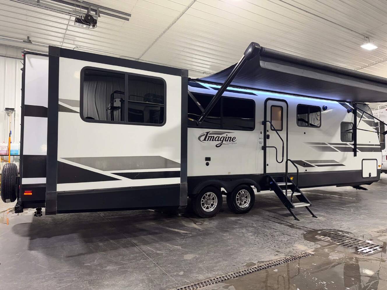 A photo of this 2020 Grand Design Imagine 3100RD