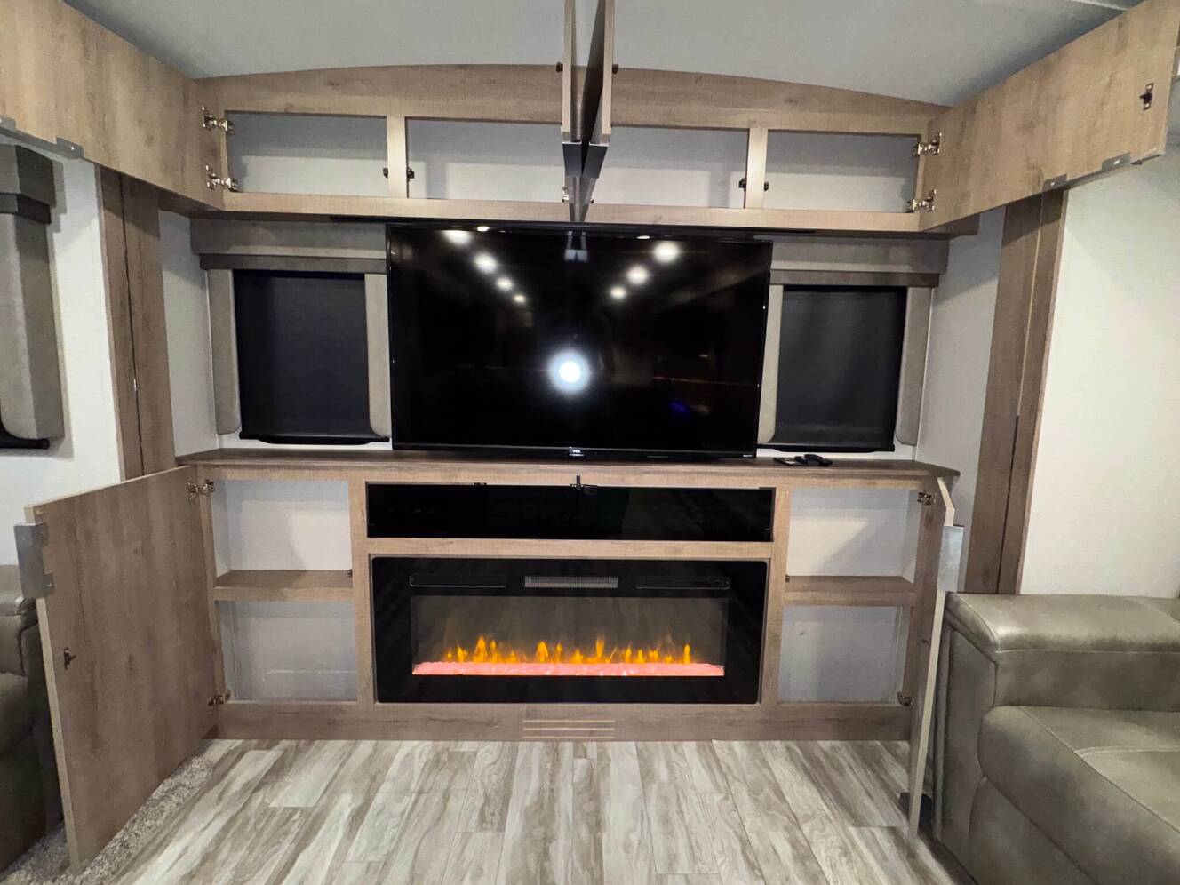 A photo of this 2020 Grand Design Imagine 3100RD