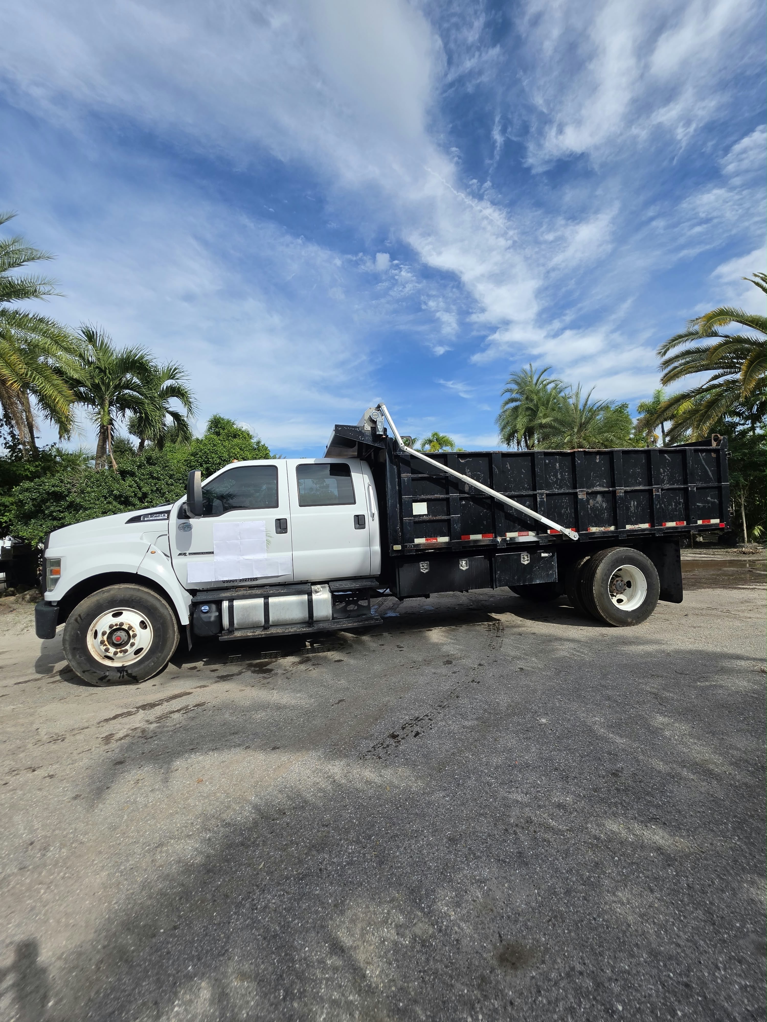 2017 FORD F750 SD DIESEL STRAIGHT FRAME SD DIESEL STRAIGHT FRAME in Sarasota, FL