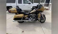 2017 Harley-Davidson ROAD GLIDE® CUSTOM BASE Touring motorcycle