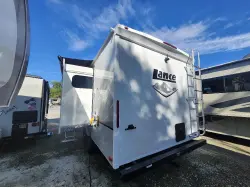 2027 LANCE 1995 TRAVEL TRAILER